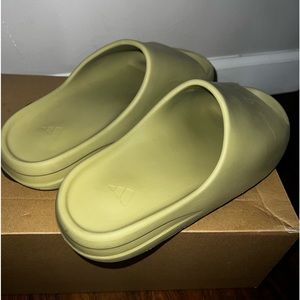 Yeezy Slide